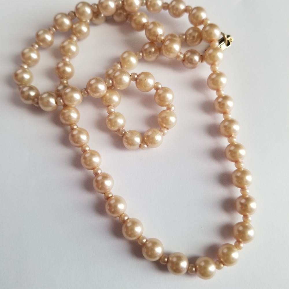 Vintage necklace faux pearl beads champagne tan tint